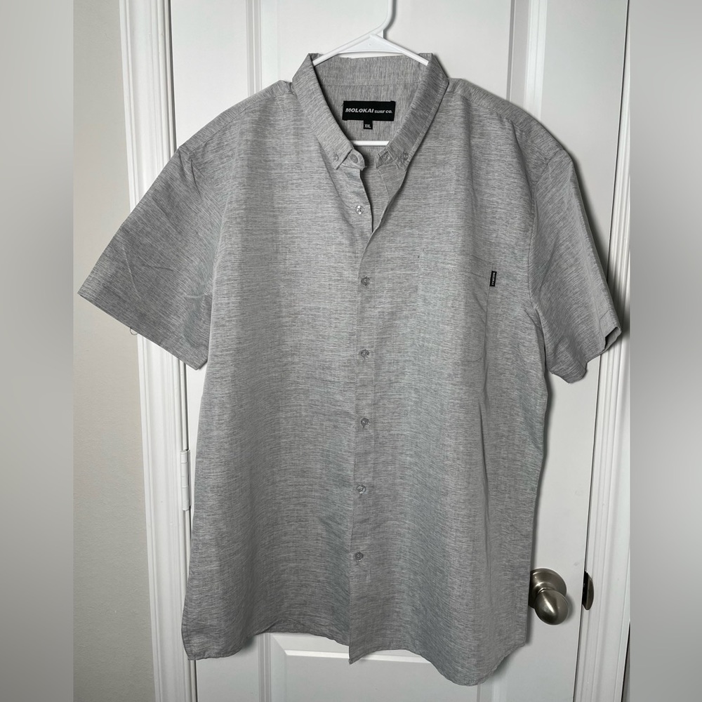 MOLOKAI SURF brand new shirt without tag. Light grey. Size XXL.